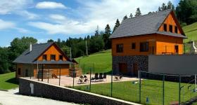 Chaty-leto-panorama-areal-nizna-uhliska-06