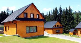 Chaty-uhliska-leto-exterier-nizna-uhliska-11